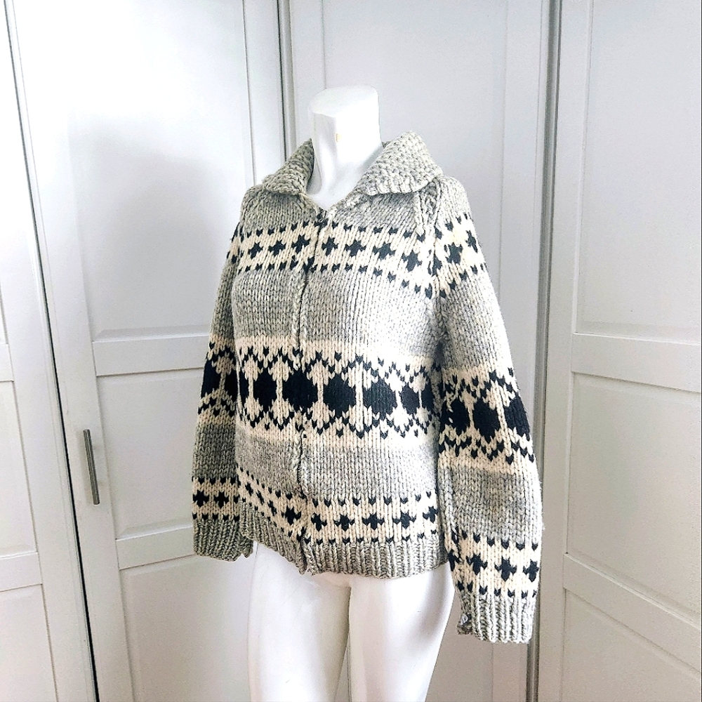 🖤🖤🖤 Vintage 1970's Cowichan Sweater
